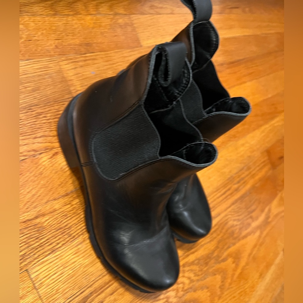 Steve Madden waterproof leather boots
